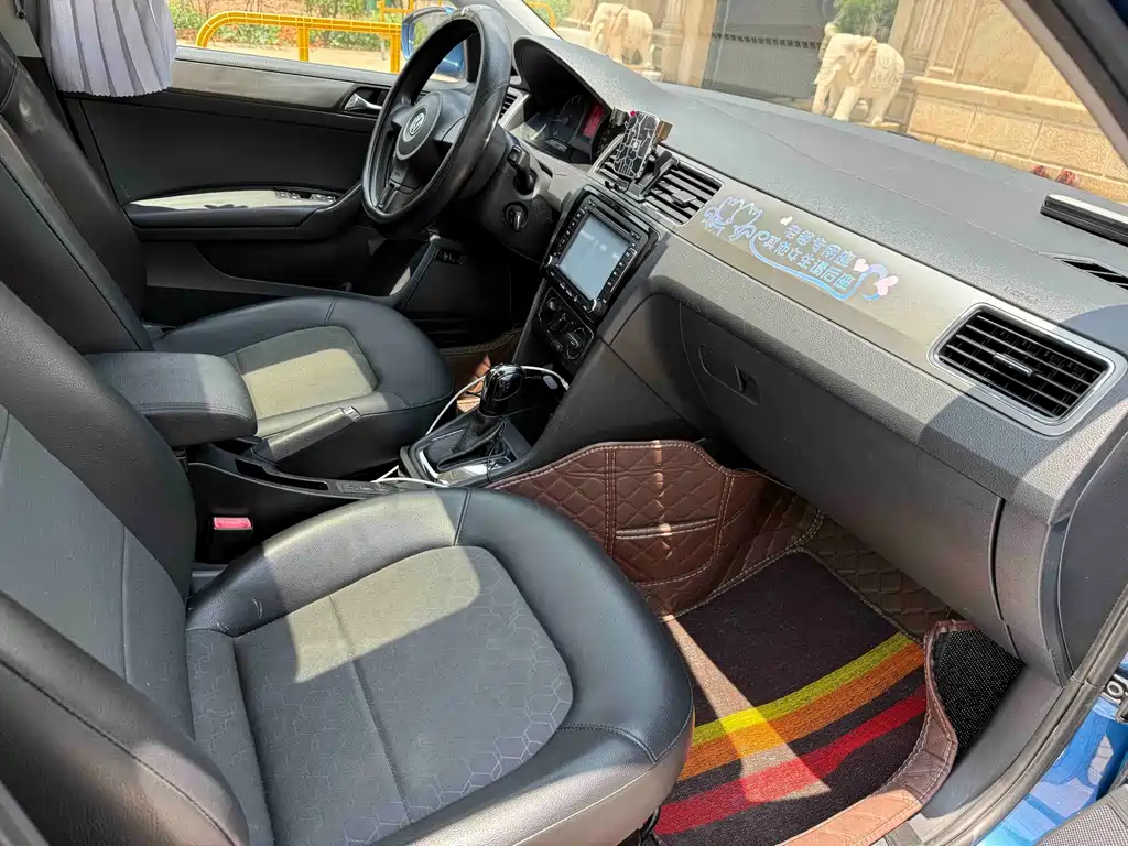 Volkswagen Santana 2015