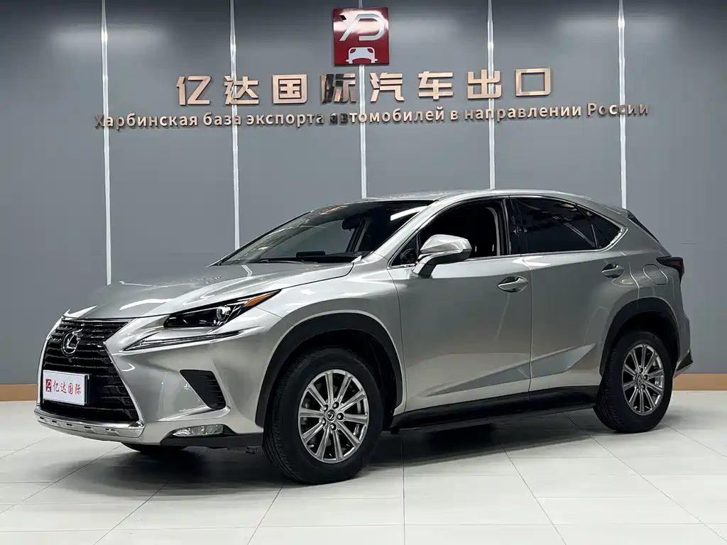 Lexus NX 2021 — фото 1