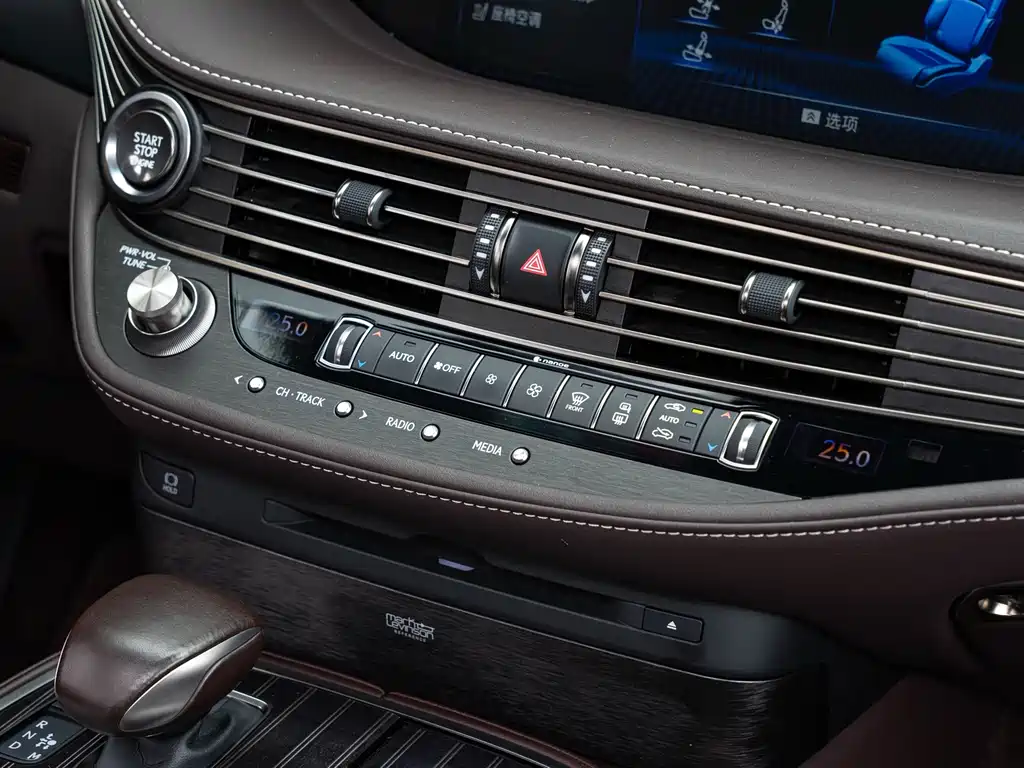 Lexus LS 2018 — фото 19