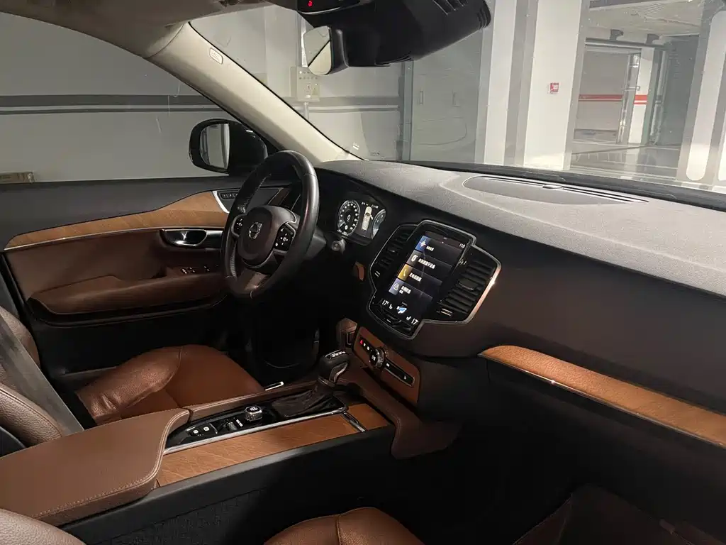 Volvo XC90 2020 — фото 24