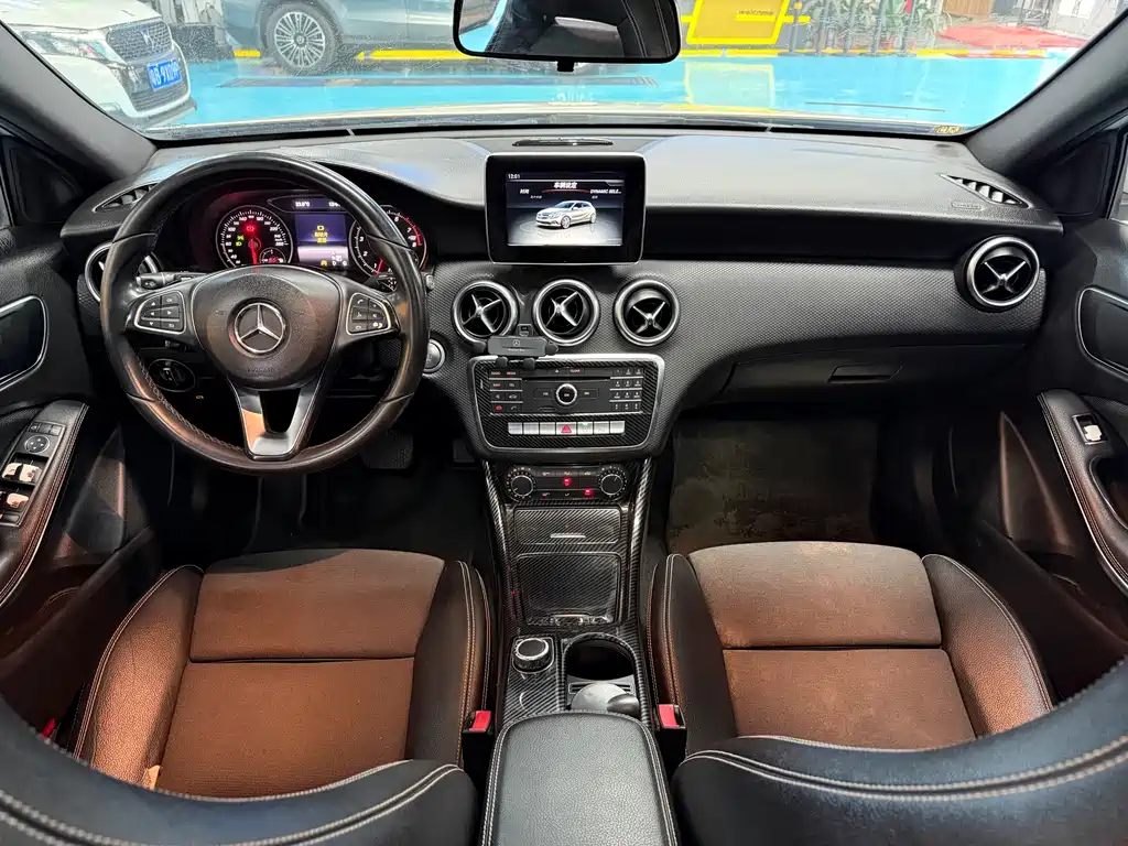 Mercedes-Benz A-Class 2016 — фото 9