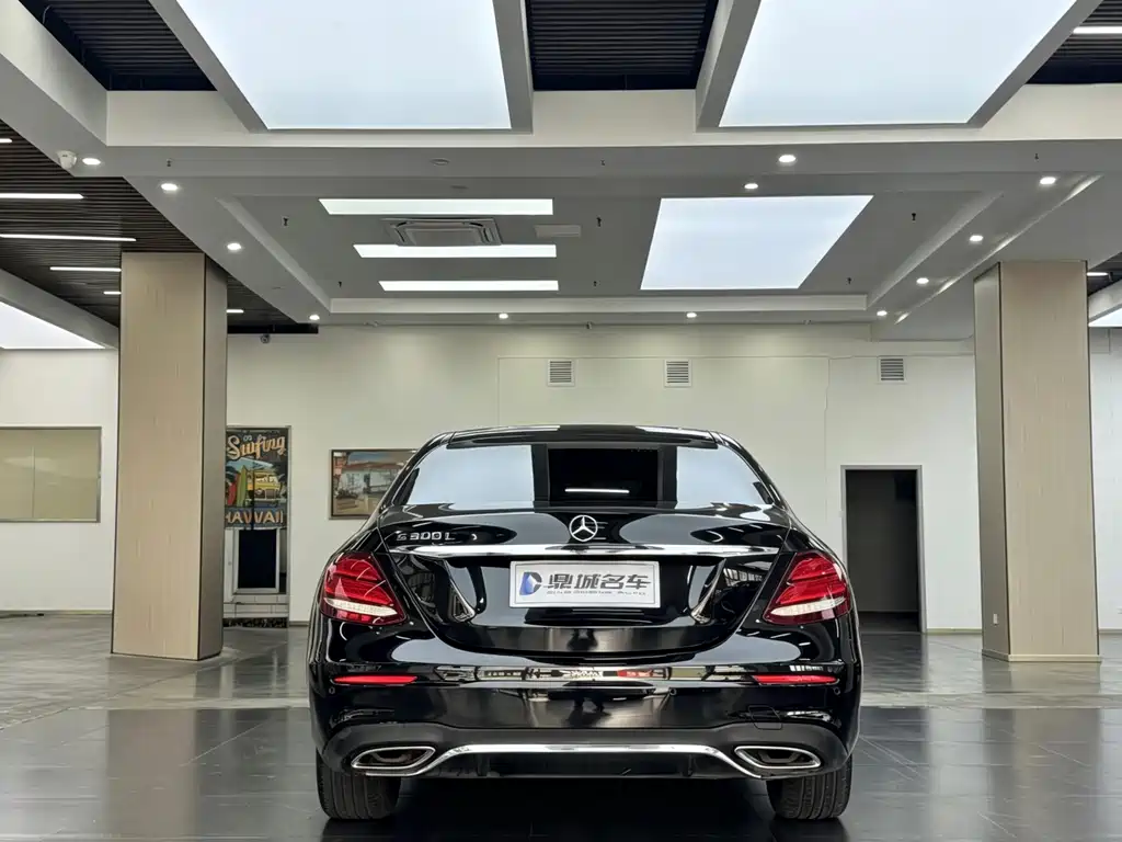 Mercedes-Benz E-Class 2019 — фото 13