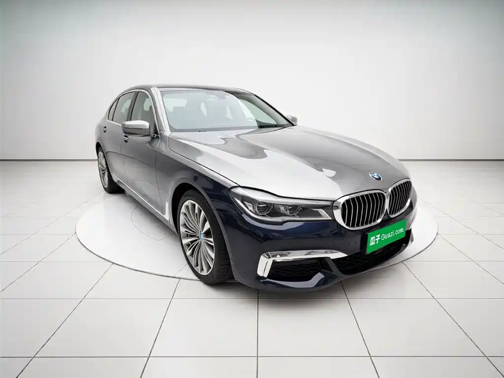 BMW 7 Series 2017 — фото 7