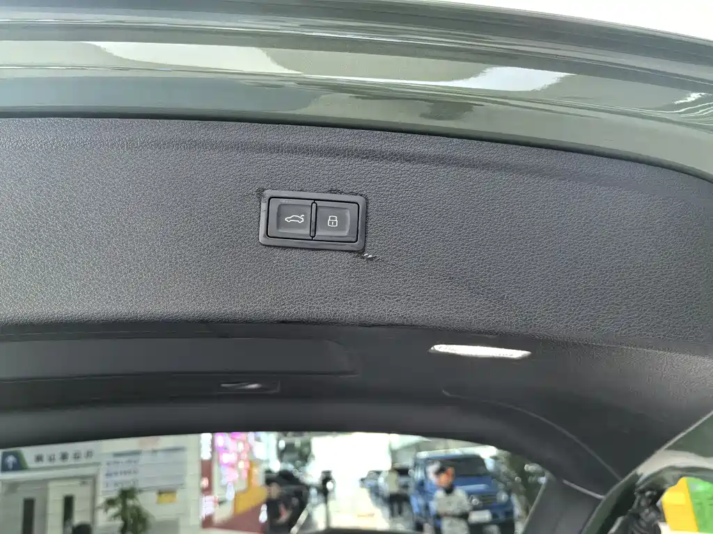 Audi SQ5 2022 — фото 22