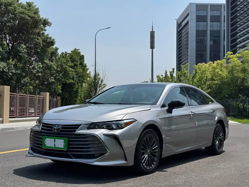 Toyota Avalon 2019 — фото 1