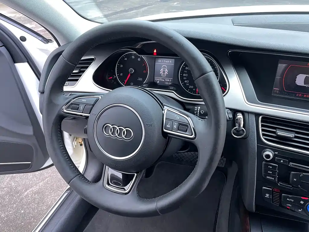 Audi A4L 2014 — фото 7