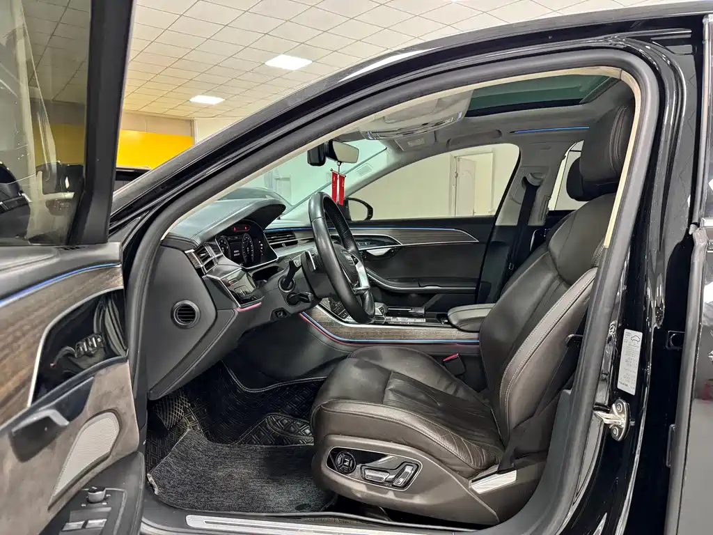 Audi A8 2022