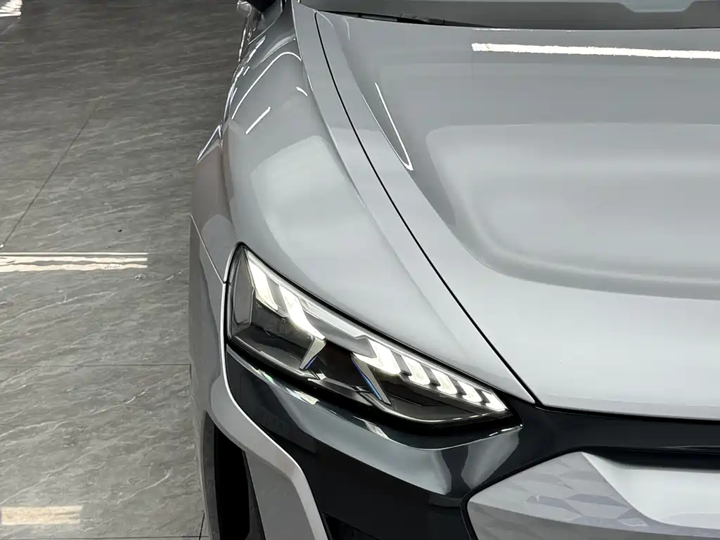 Audi e-tron GT 2024 — фото 13