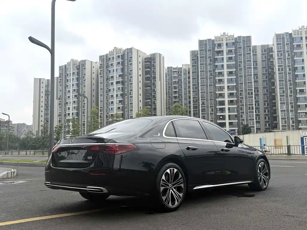 Mercedes-Benz E-Class 2025