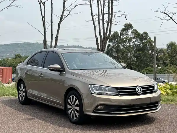 Volkswagen Sagitar 2018