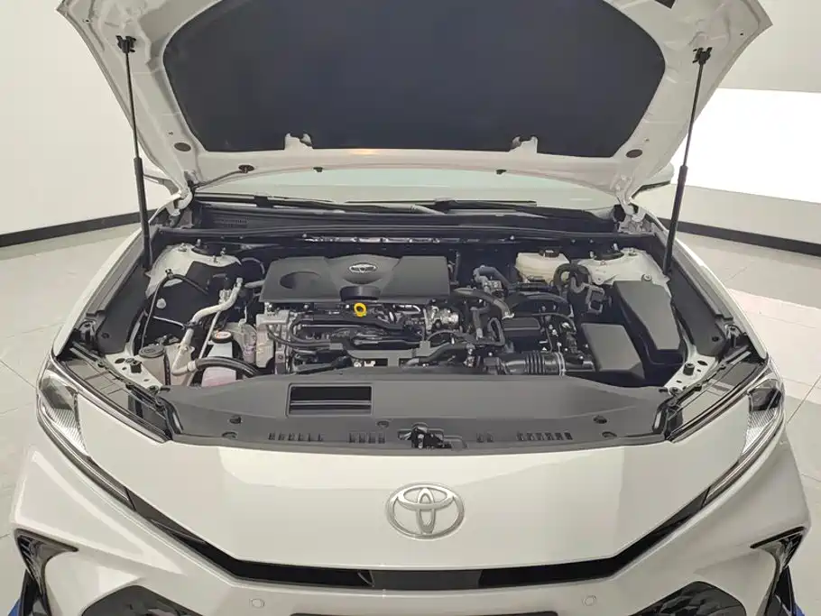 Toyota Camry 2025 — фото 10