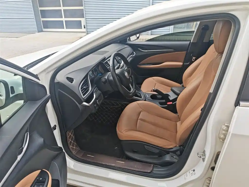 Buick Excelle 2018 — фото 16