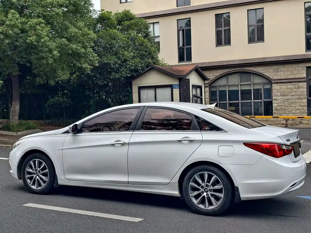 Hyundai Sonata 2013 — фото 9