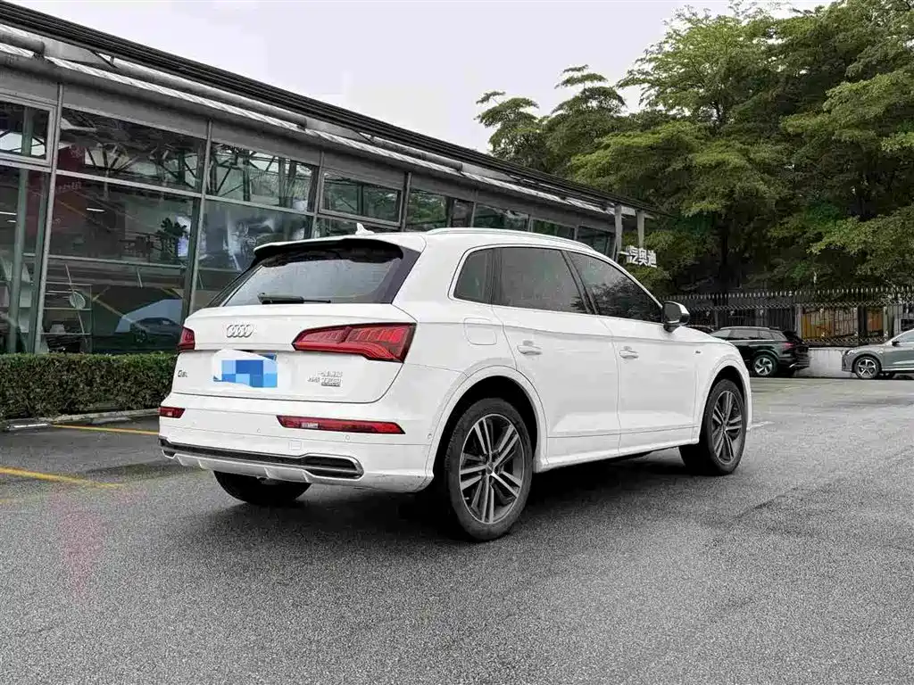 Audi Q5L 2020 — фото 4