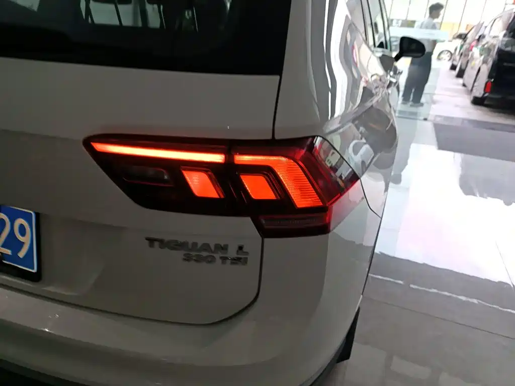 Volkswagen Tiguan L 2019 — фото 24