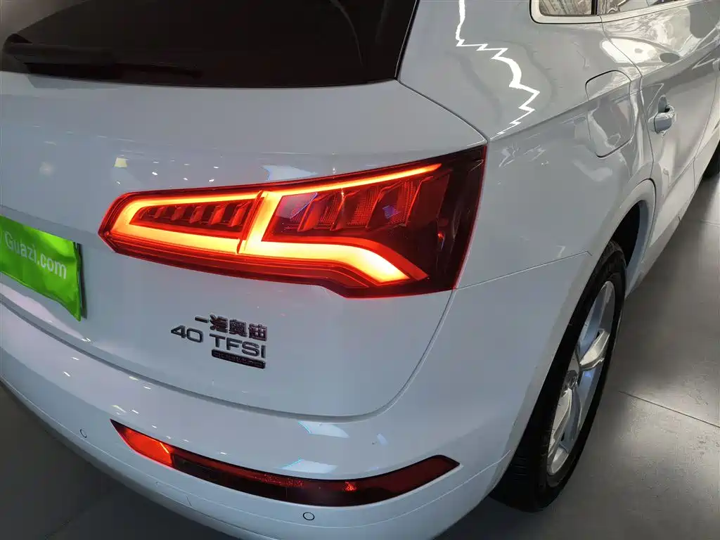 Audi Q5L 2020 — фото 24