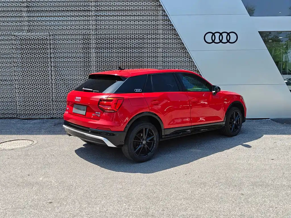 Audi Q2L 2019 — фото 4