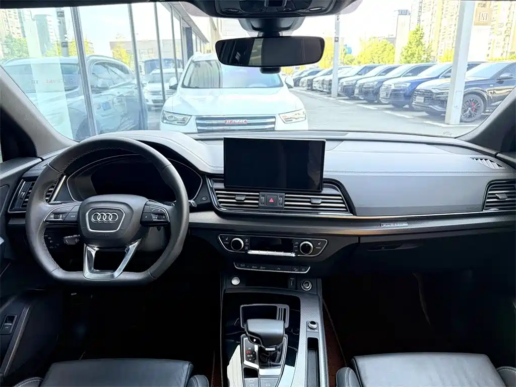 Audi Q5L 2023 — фото 6