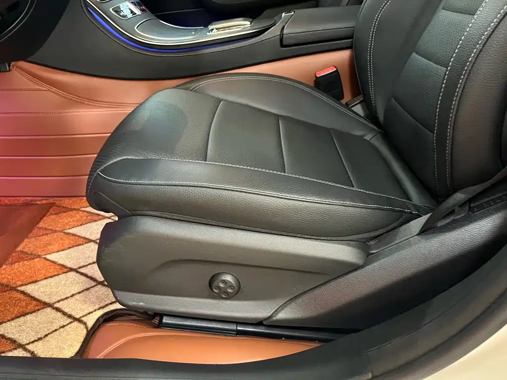 Mercedes-Benz E-Class 2020 — фото 12