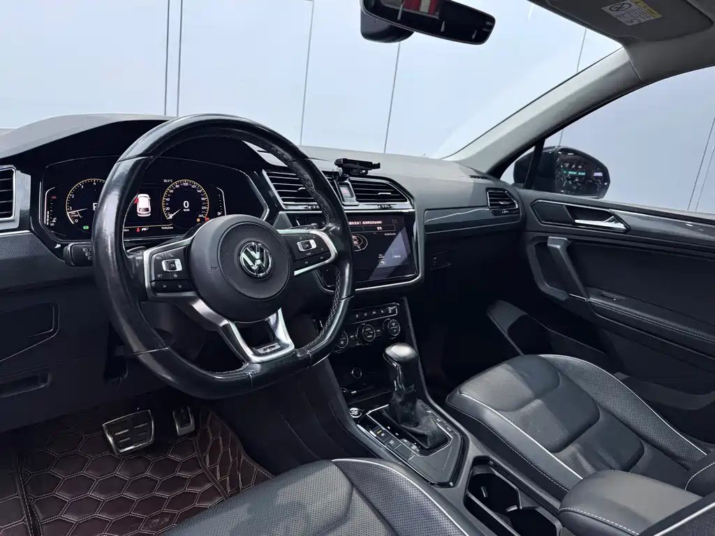Volkswagen Tiguan L 2019 — фото 8