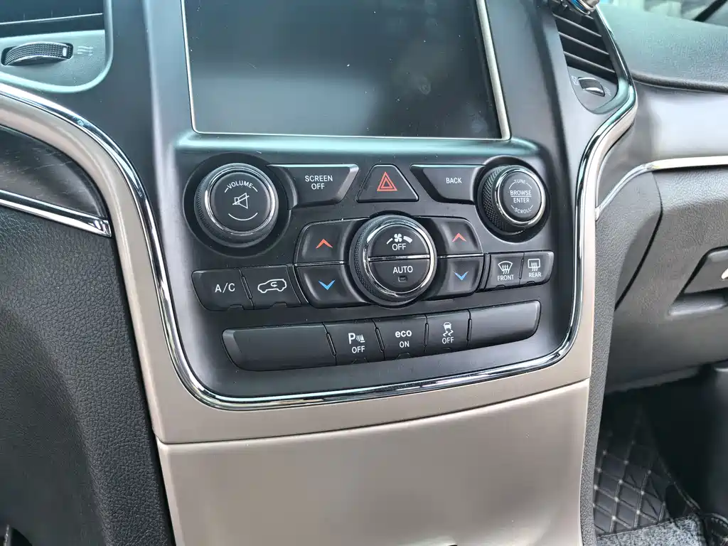 Jeep Grand Cherokee 2014 — фото 17