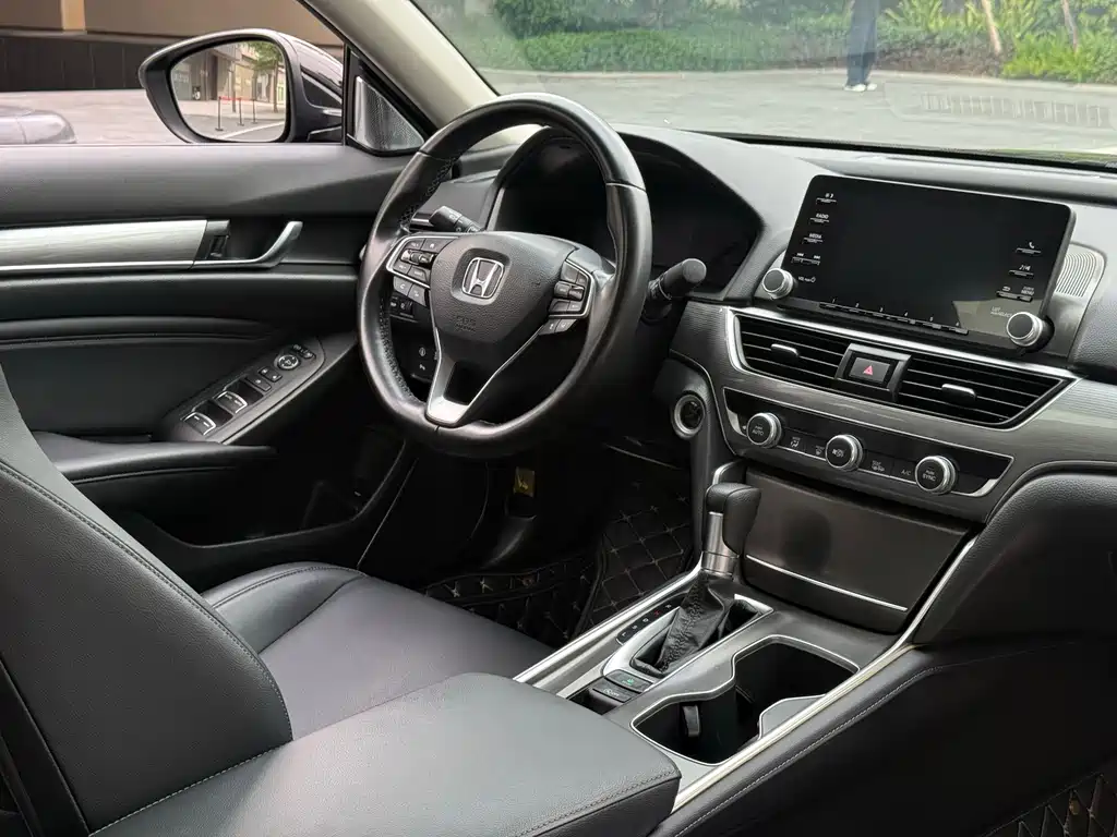 Honda Accord 2018 — фото 7