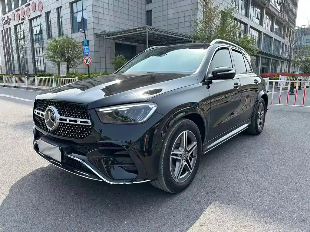 Mercedes-Benz GLE 2024 — фото 1