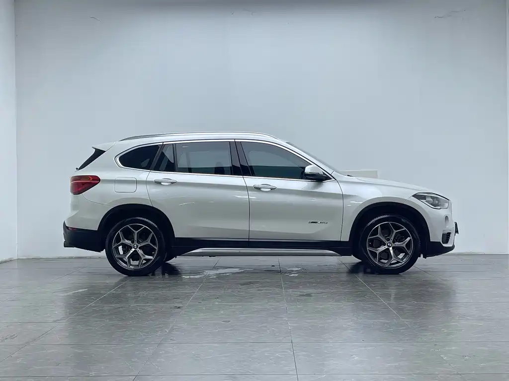 BMW X1 2018 — фото 9