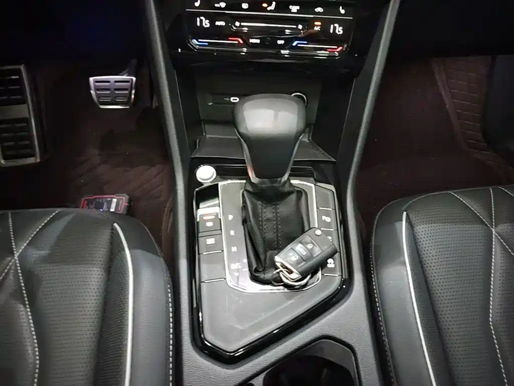 Volkswagen Tiguan L 2022 — фото 14