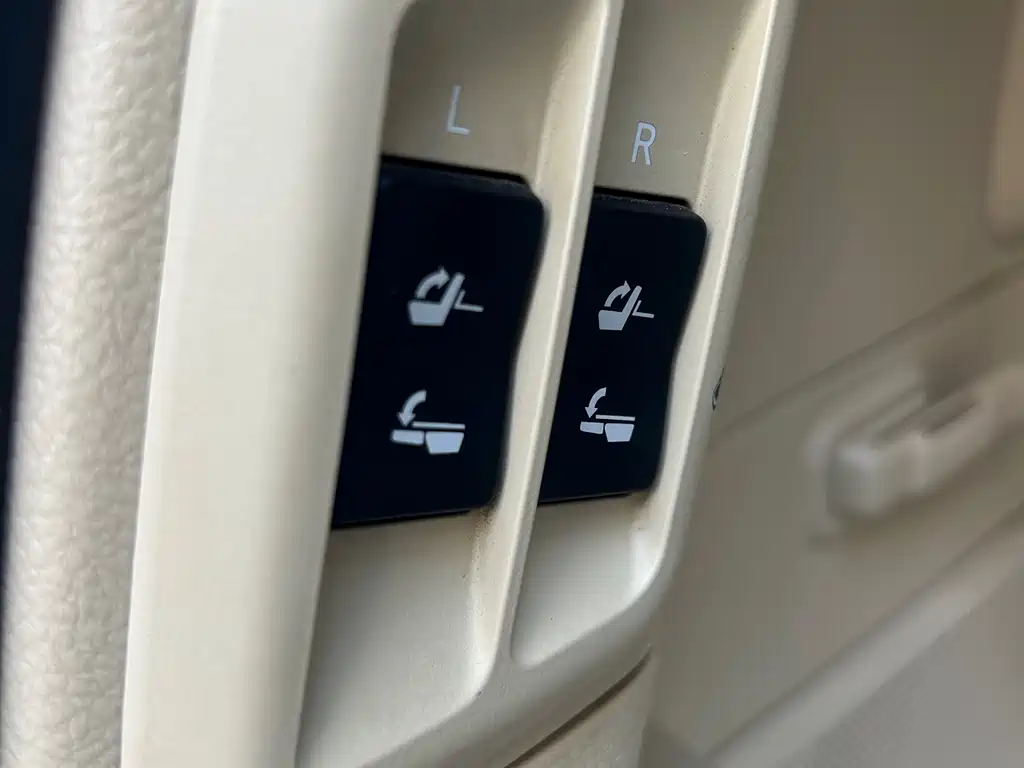 Toyota Prado 2016 — фото 15