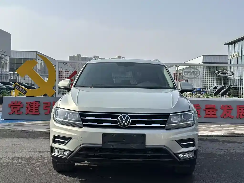 Volkswagen Tiguan L 2021 — фото 2