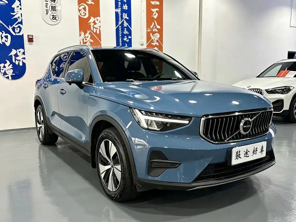 Volvo XC40 2022 — фото 3