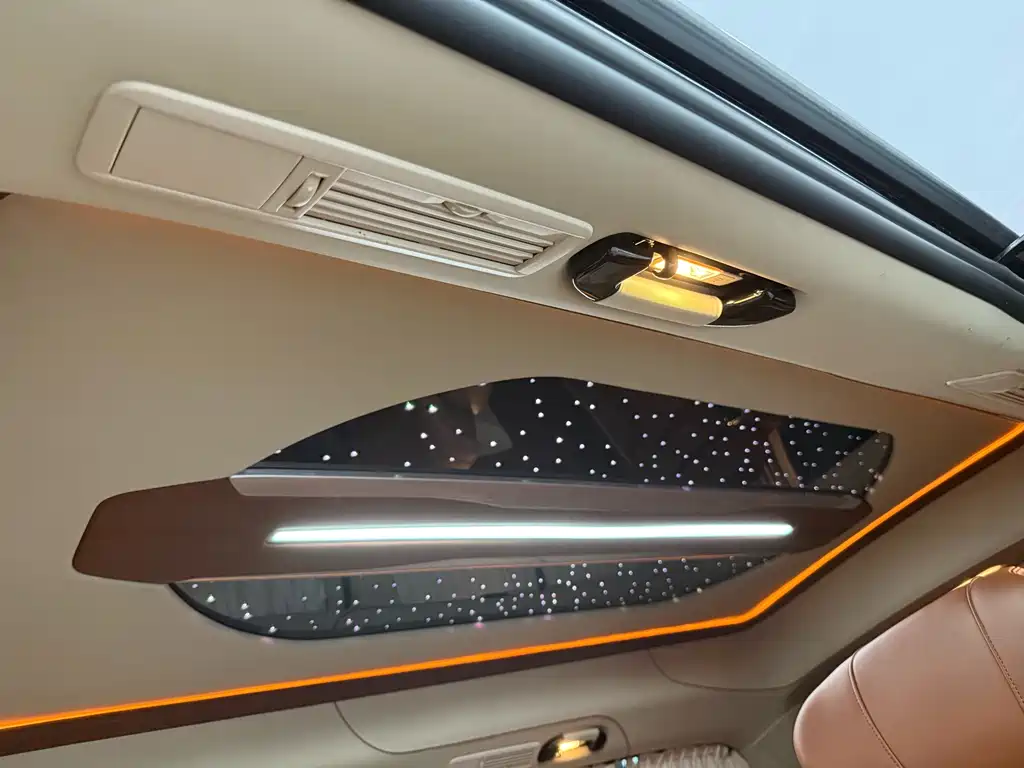 Mercedes-Benz Vito 2023 — фото 15