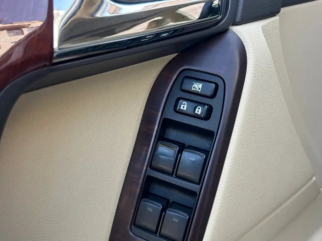Toyota Prado 2016 — фото 12