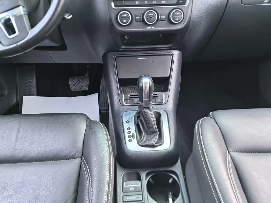 Volkswagen Tiguan 2018 — фото 11