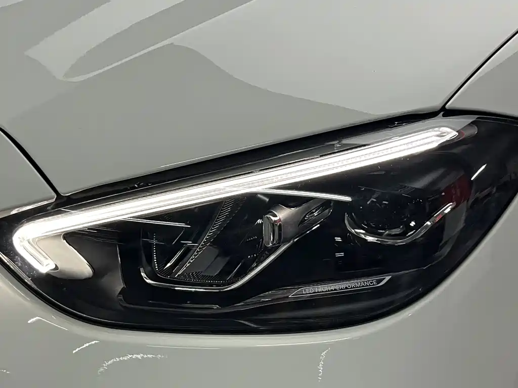 Mercedes-Benz C-Class 2022