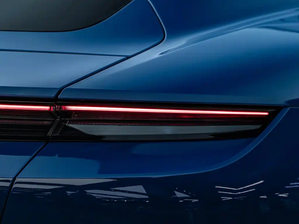 Porsche Taycan 2022 — фото 12