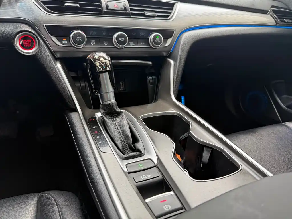 Honda Accord 2019 — фото 9