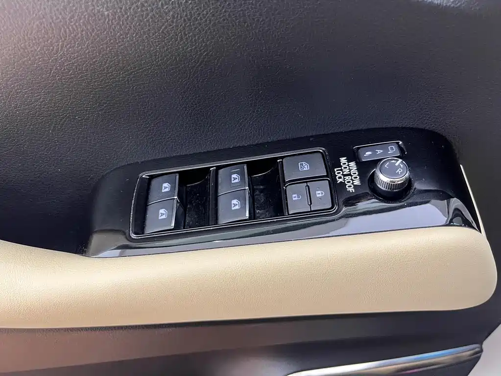 Toyota Alphard 2020 — фото 15