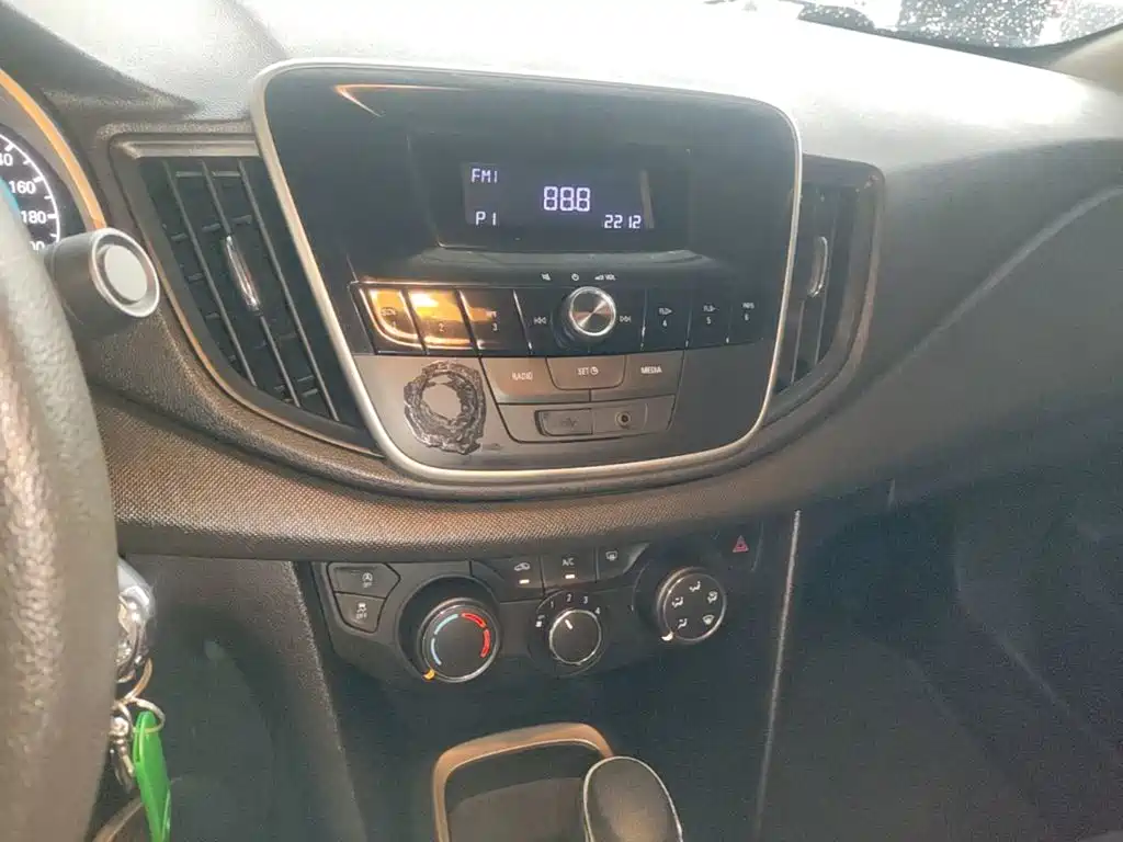Chevrolet Cavalier 2018 — фото 13