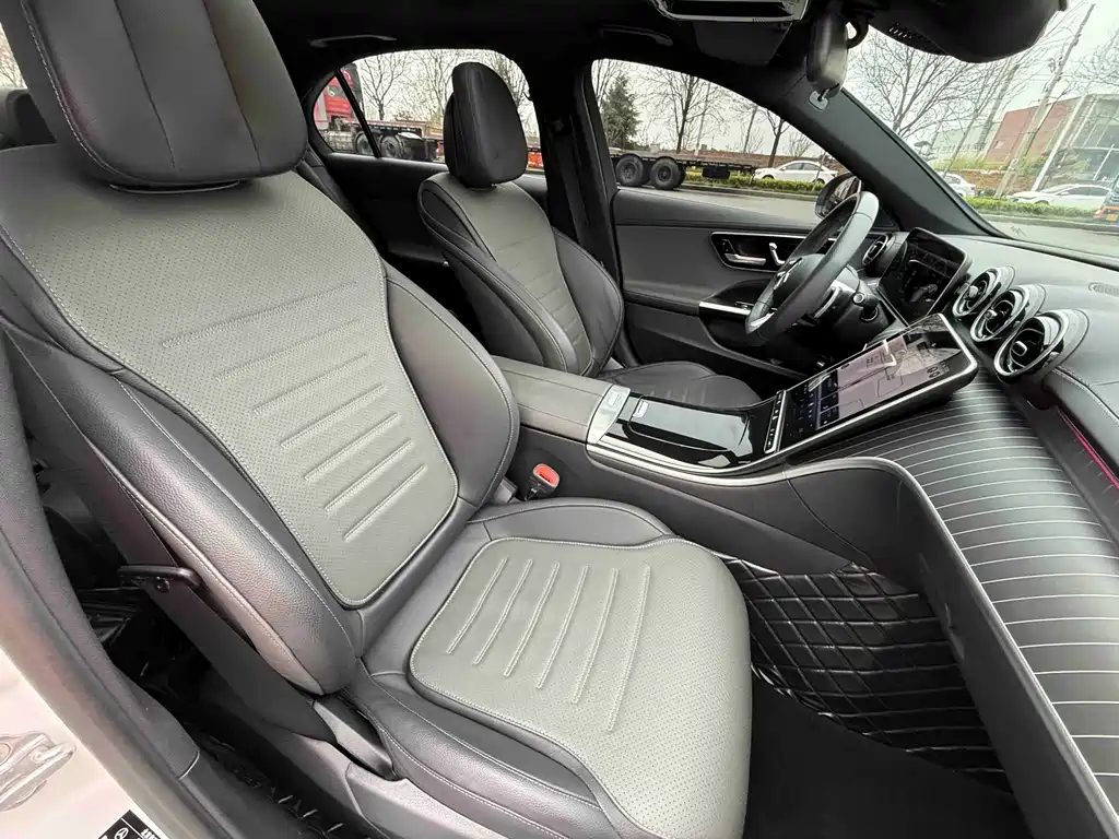 Mercedes-Benz C-Class 2023 — фото 13