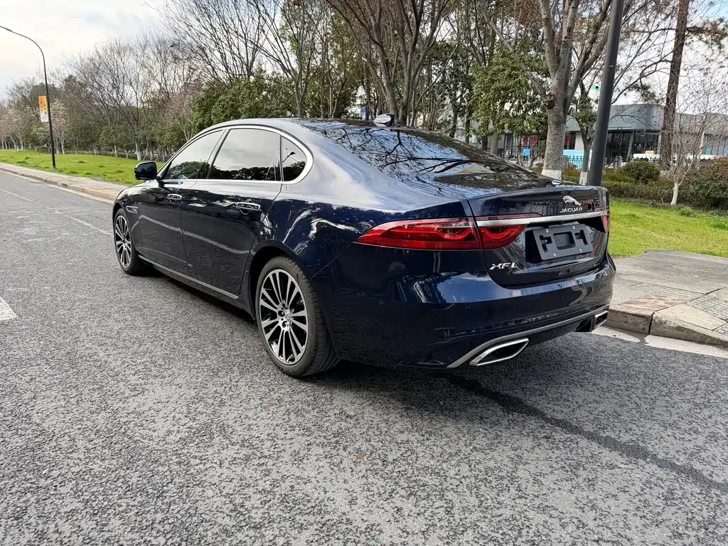 Jaguar XFL 2021 — фото 10