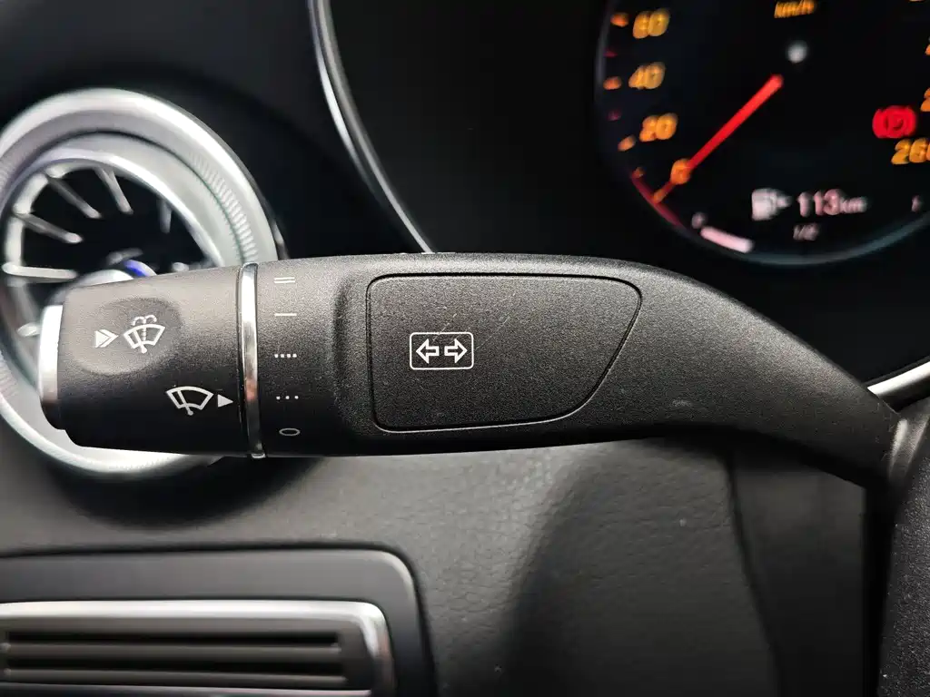 Mercedes-Benz C-Class 2019 — фото 16