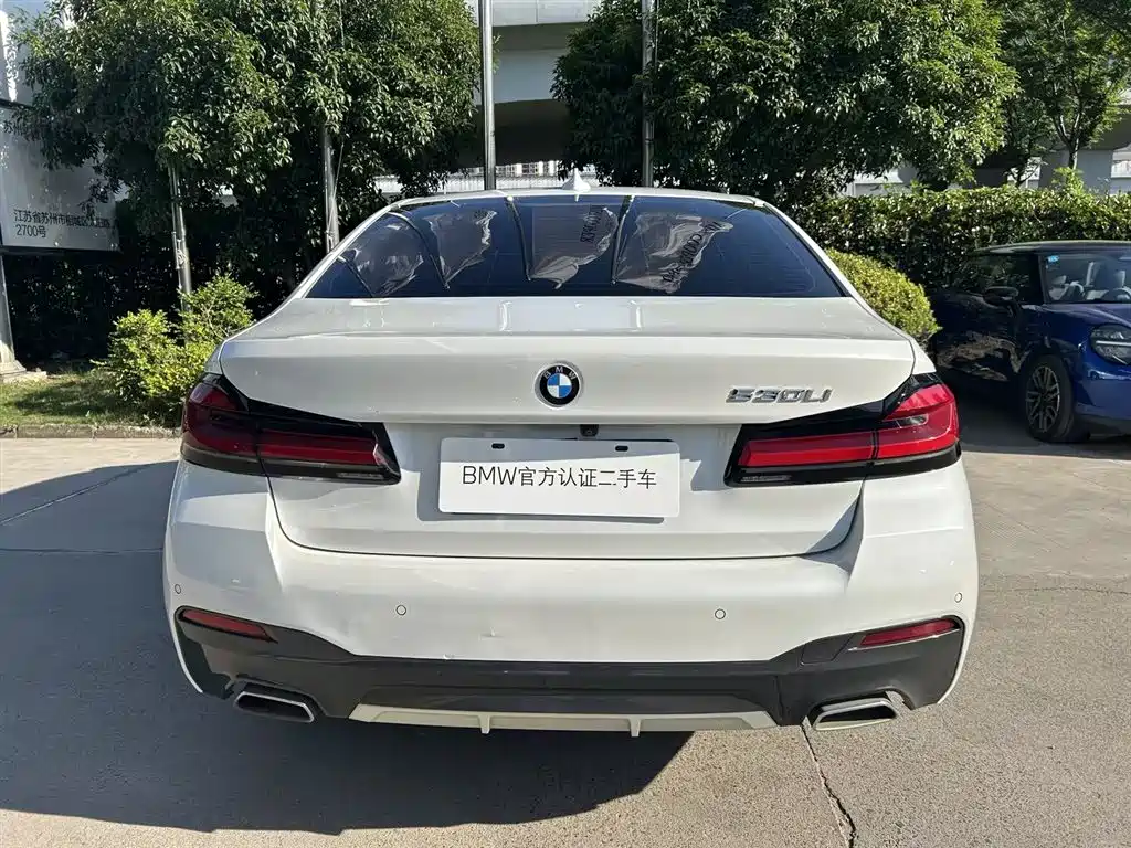 BMW 5 Series 2021 — фото 12