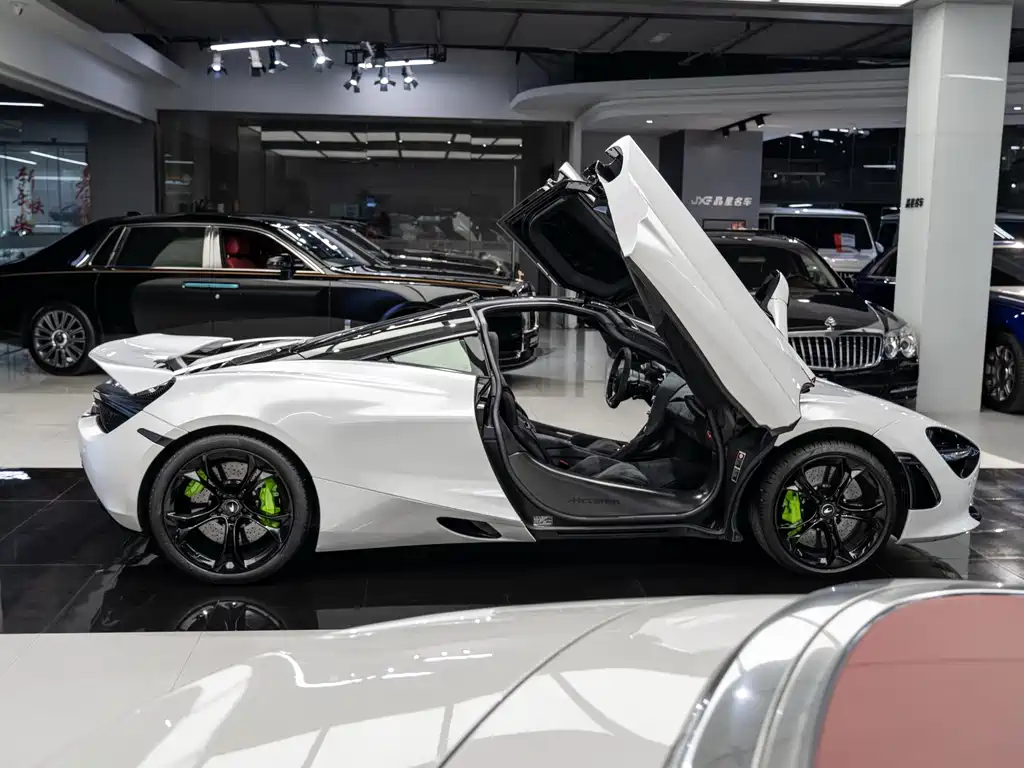 McLaren 720S 2020 — фото 9