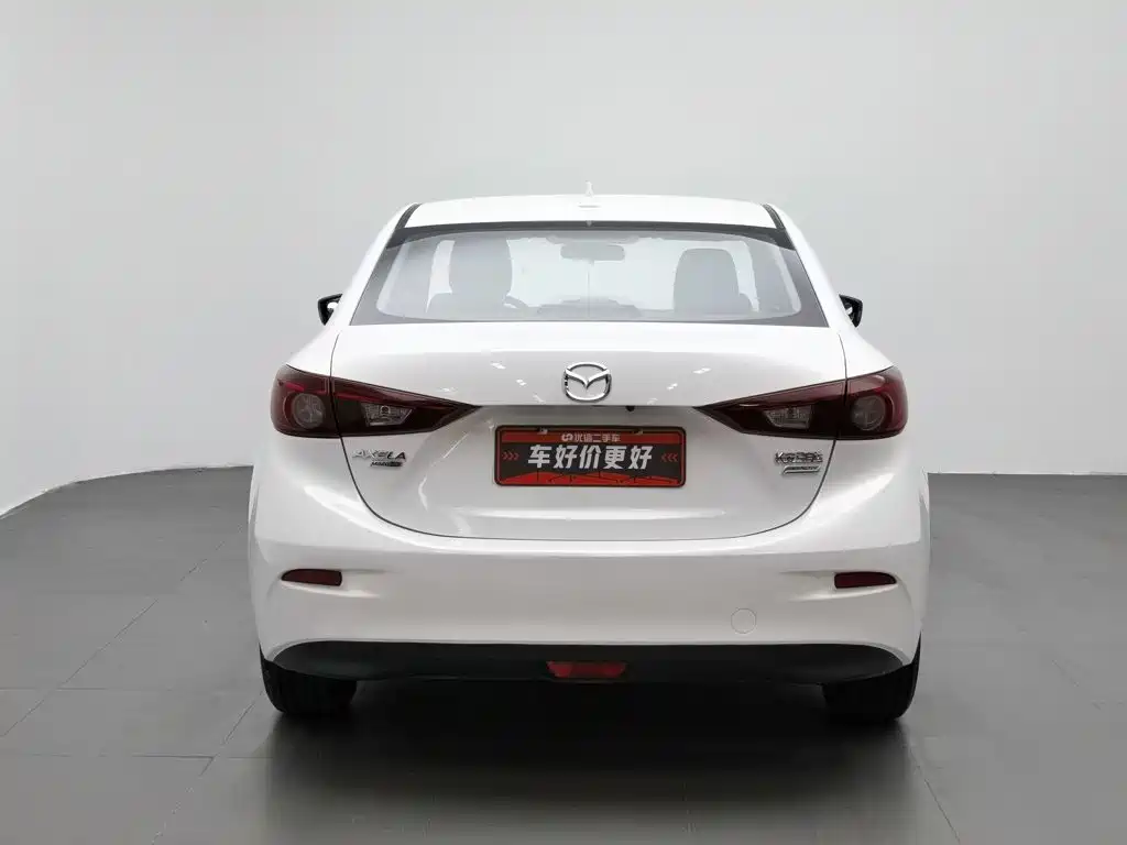 Mazda 3 Axela 2015