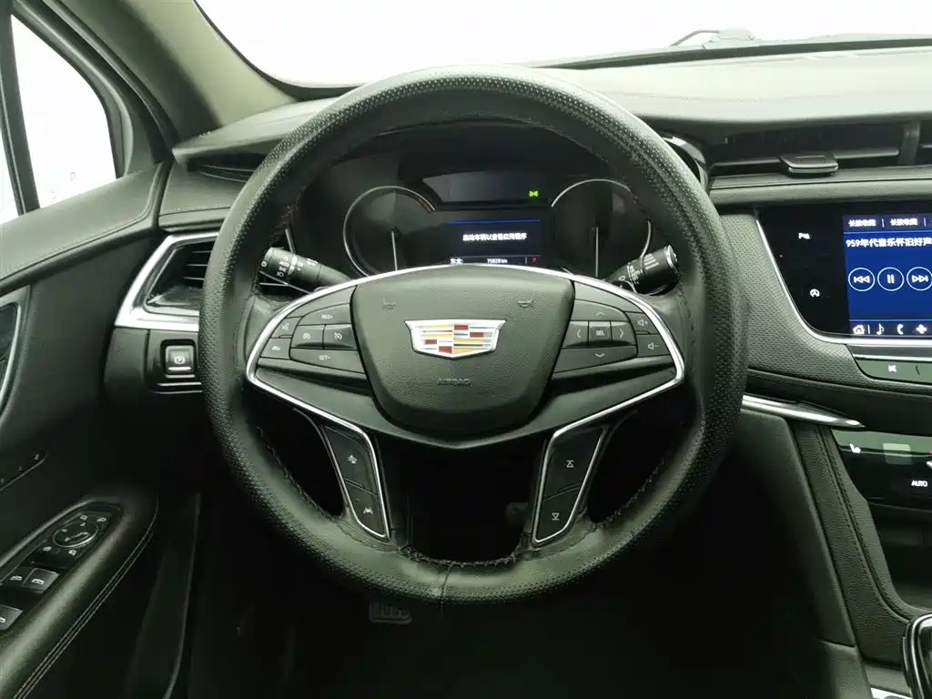 Cadillac XT5 2022 — фото 11