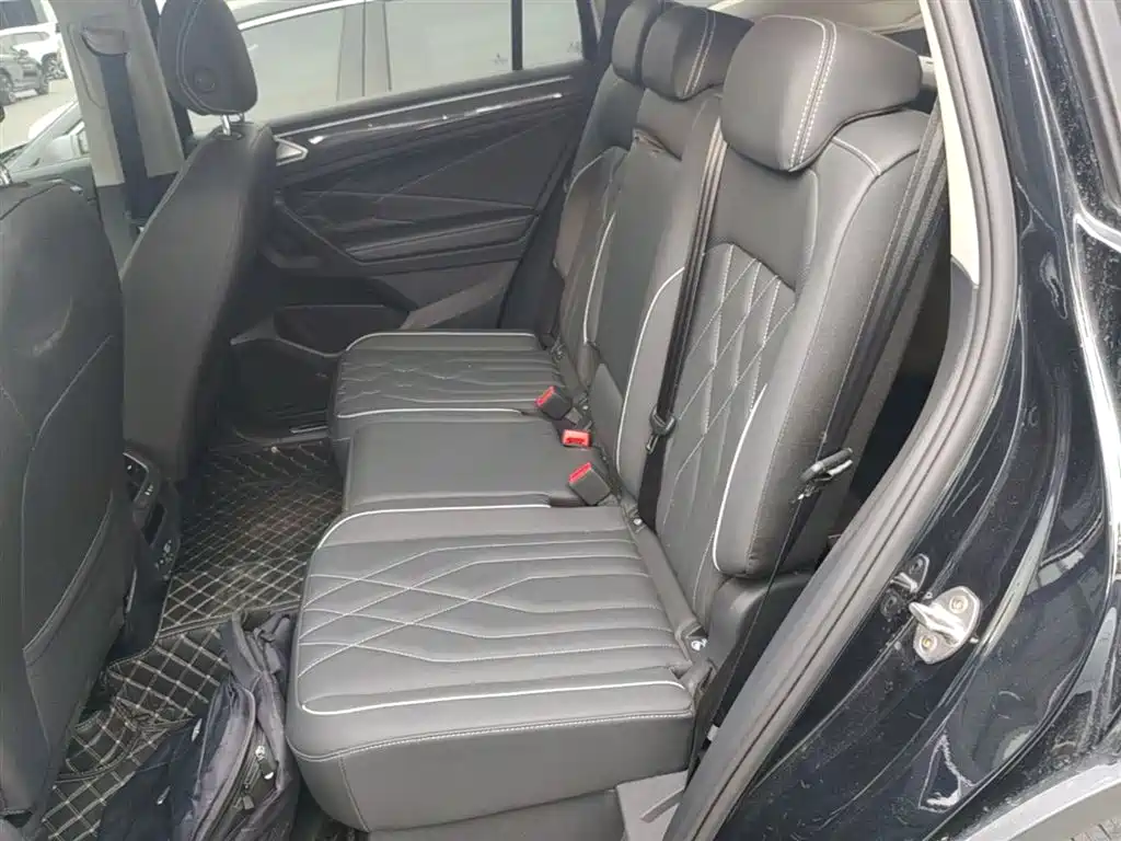 Volkswagen Tiguan L 2023 — фото 17