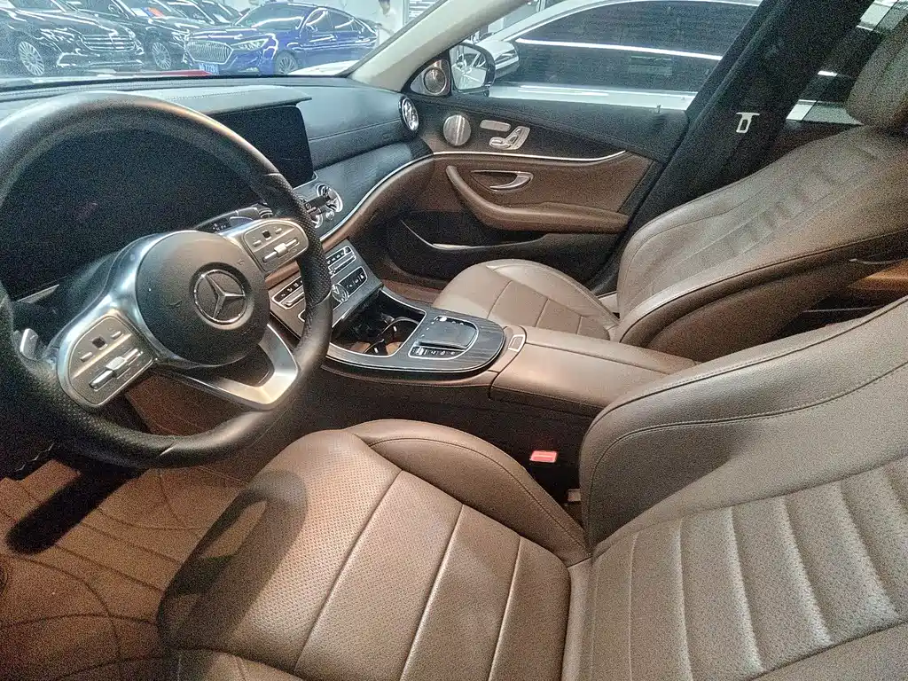 Mercedes-Benz E-Class 2020 — фото 14