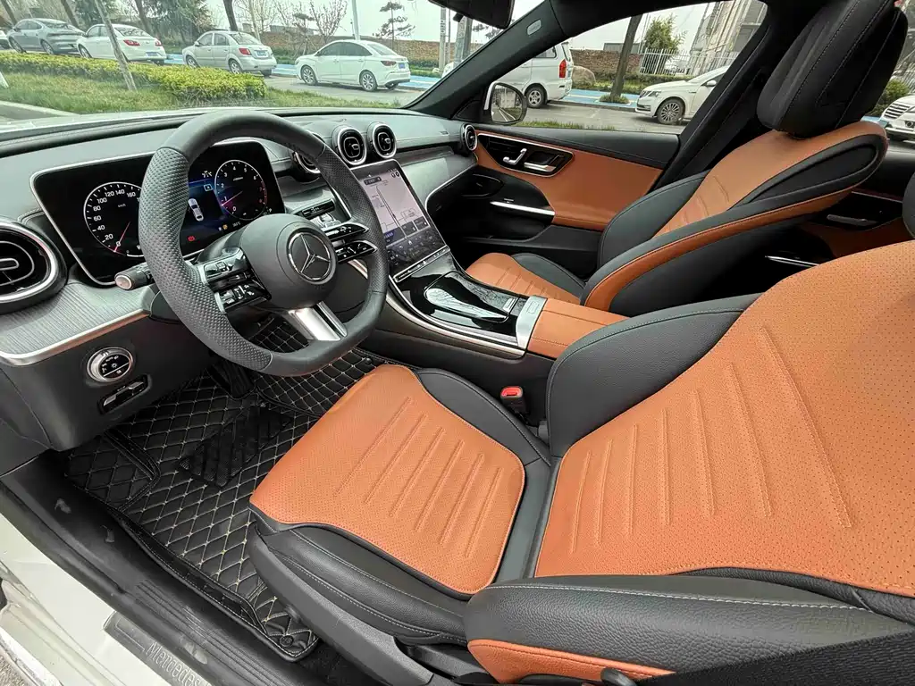 Mercedes-Benz C-Class 2023 — фото 10